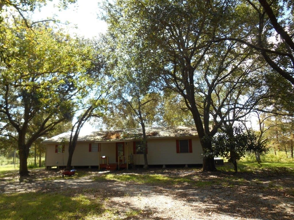 13505 Junius Rd, Abbeville, LA 70510